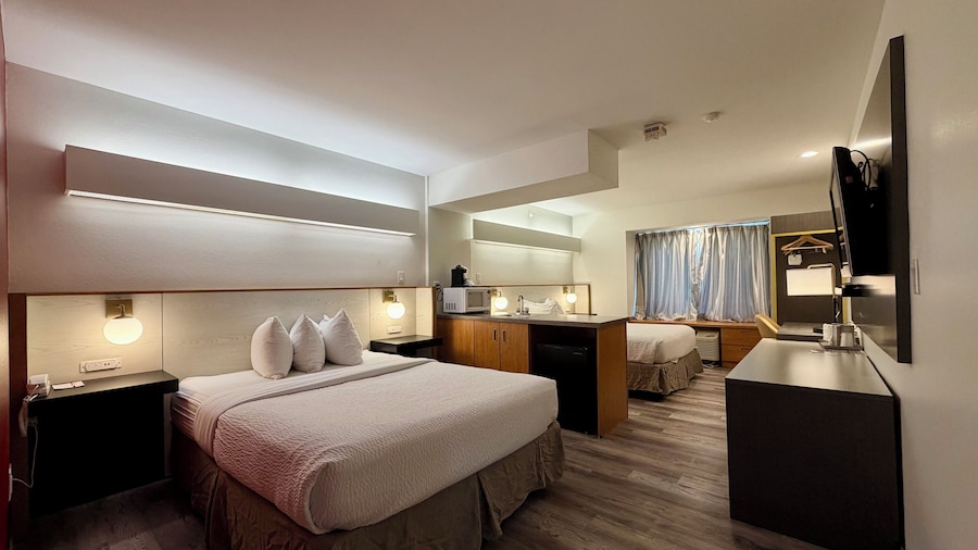 温德姆华美达有限酒店,布卢明顿I-55和I-74交汇处,伊利诺伊州