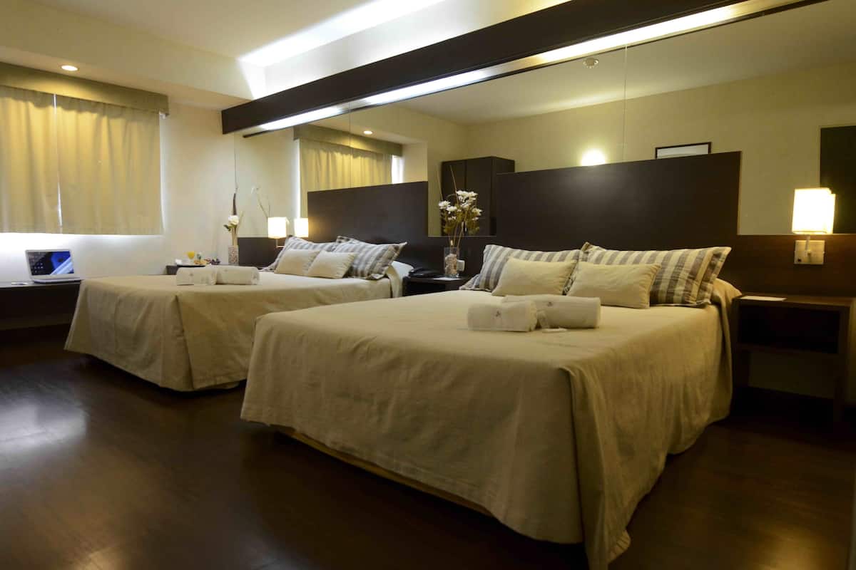 Chambre Supérieure Double ou avec lits jumeaux, dortoir mixte | 1 chambre, coffres-forts dans les chambres, décoration personnalisée
