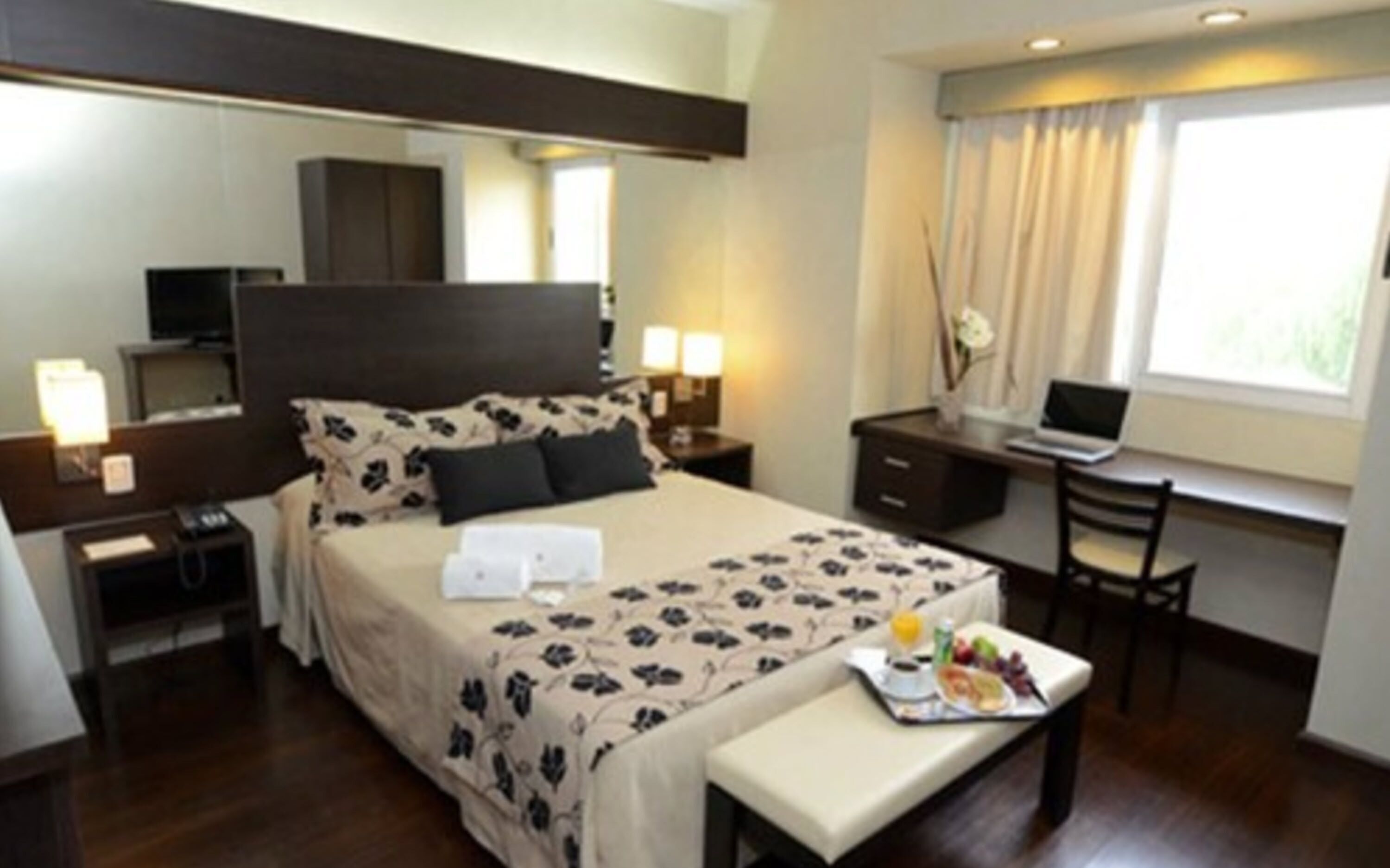 Coffre-fort, décor unique, ameublement unique, bureau