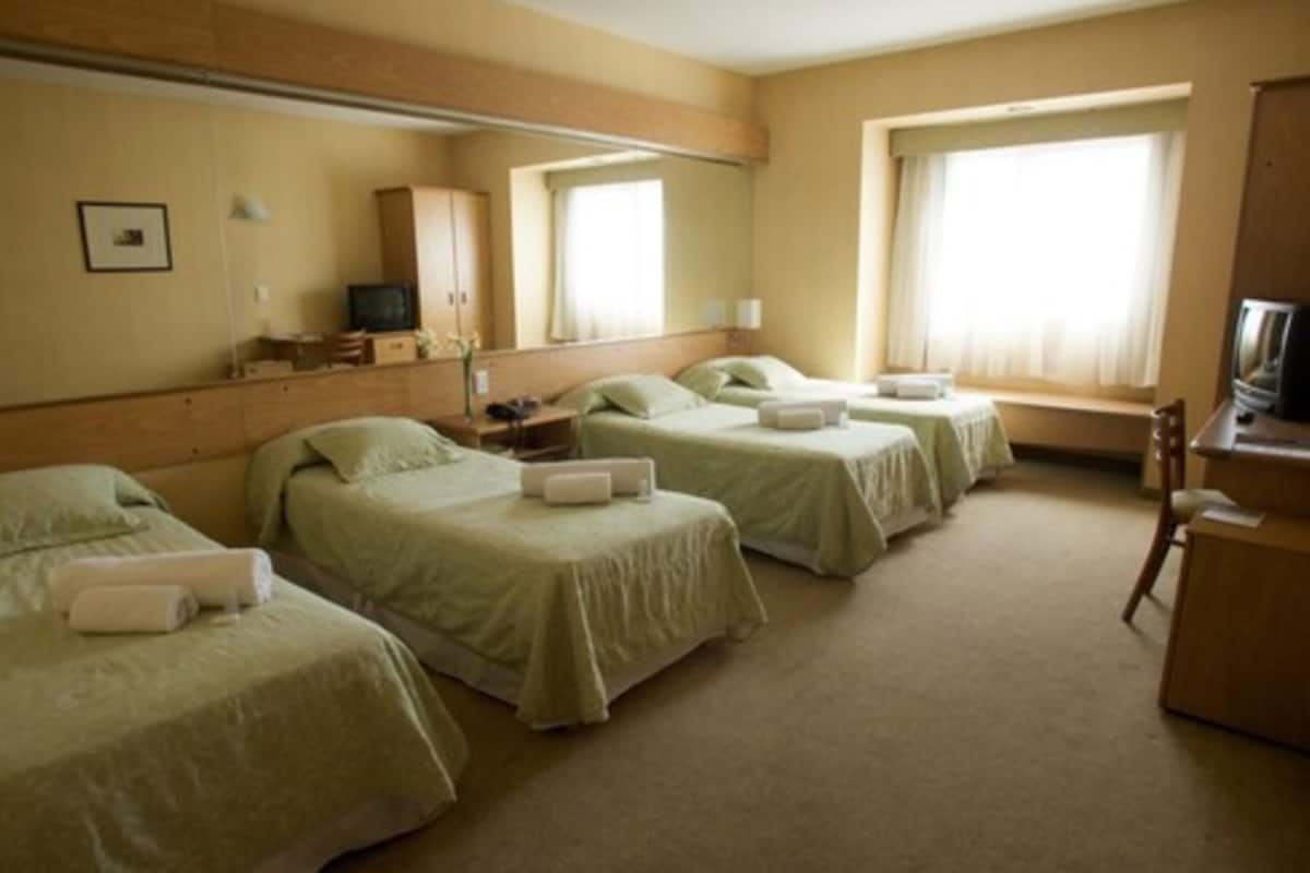 Coffre-fort, décor unique, ameublement unique, bureau