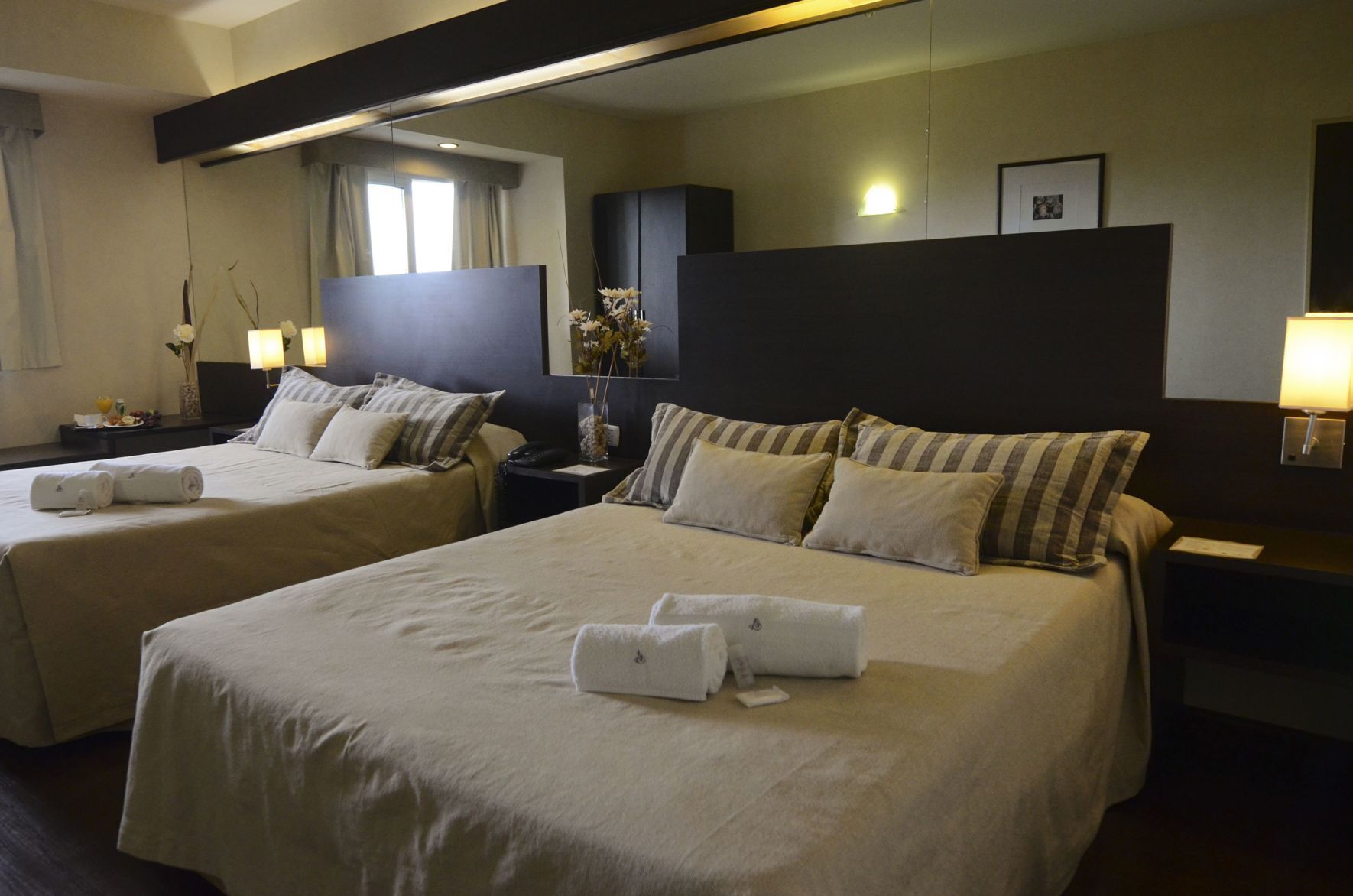 Coffre-fort, décor unique, ameublement unique, bureau