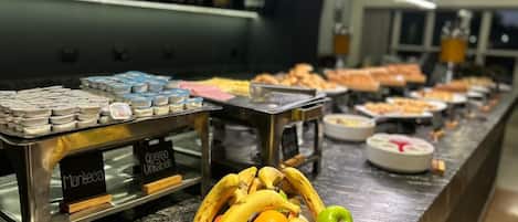 Petit déjeuner complet compris tous les jours