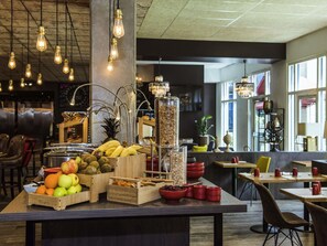 Petit déjeuner buffet servi tous les jours en supplément