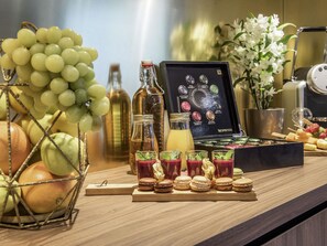 매일 뷔페 아침 식사(1인당 EUR 18.5)