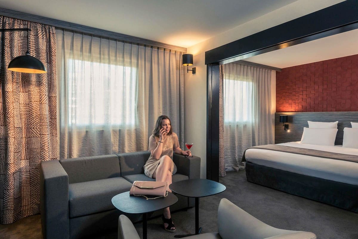 Phòng Suite, 1 giường đôi và sofa giường | 1 phòng ngủ, bộ đồ giường cao cấp, két bảo mật tại phòng, bàn