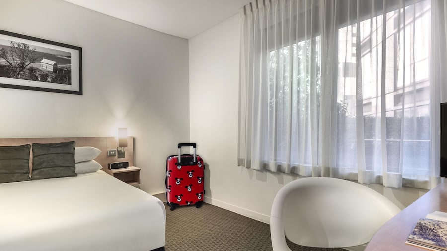 ibis Melbourne Hotel and Apartments