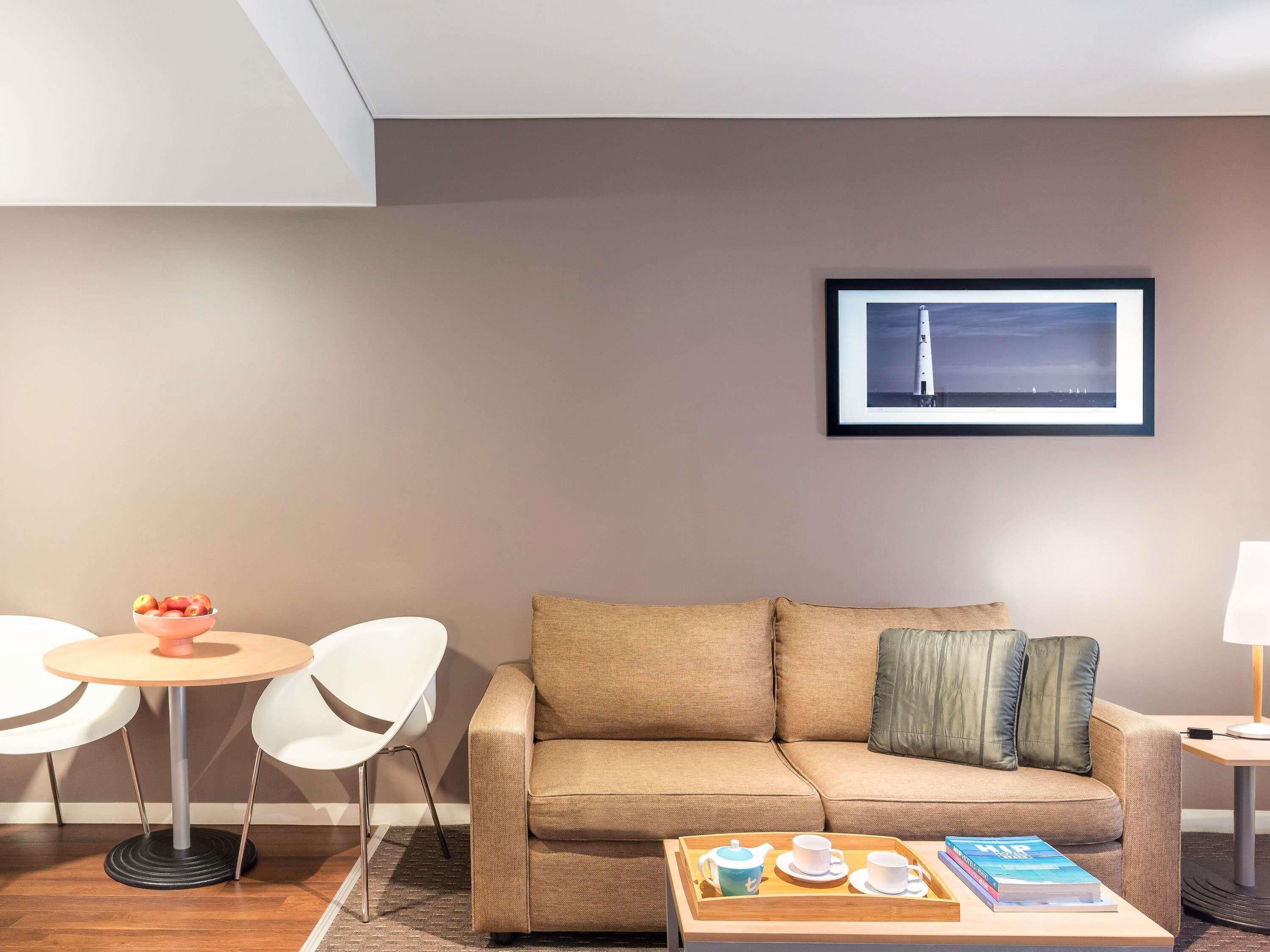 One Bedroom Apartment | In-room safe, individually furnished, desk, laptop workspace