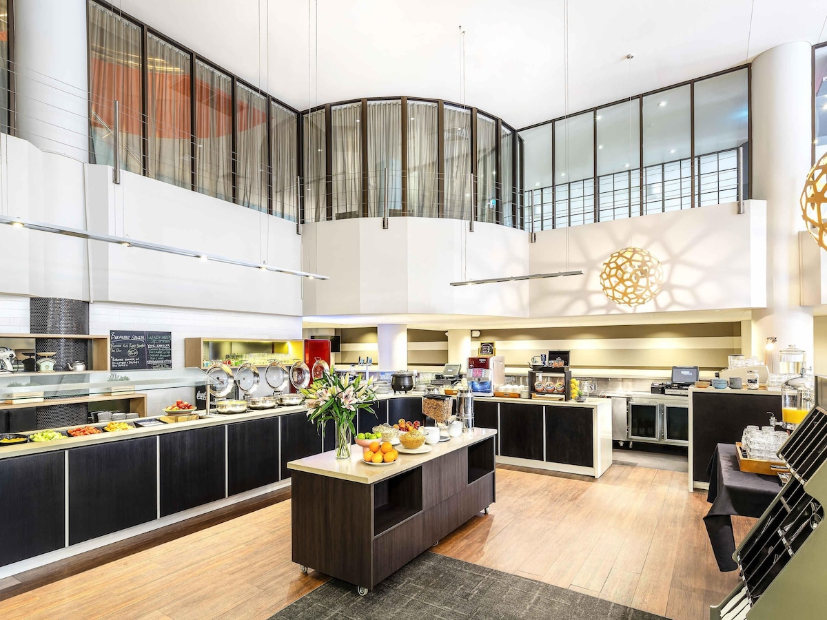 ibis Melbourne Hotel and Apartments
