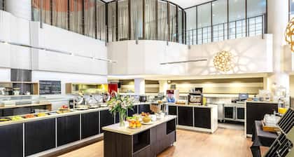 ibis Melbourne Hotel and Apartments