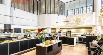 ibis Melbourne Hotel and Apartments