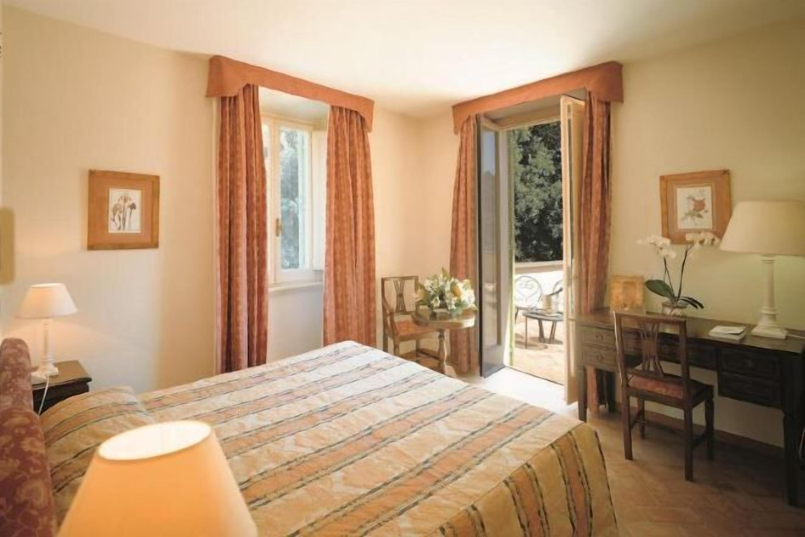 Down duvets, minibar, in-room safe, desk