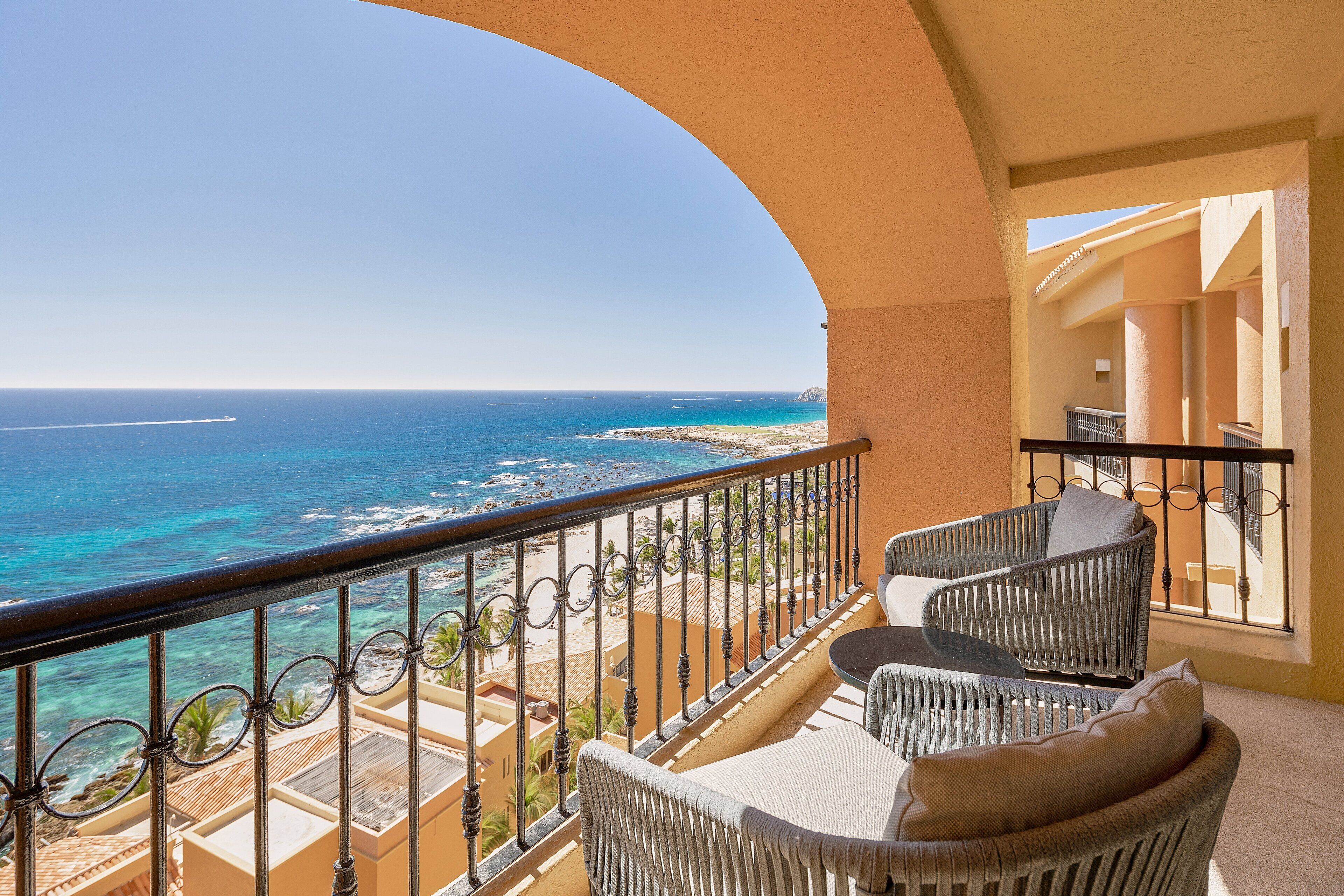 Suite familiar | Ropa de cama de alta calidad, edredón, camas con pillow-top y minibar 