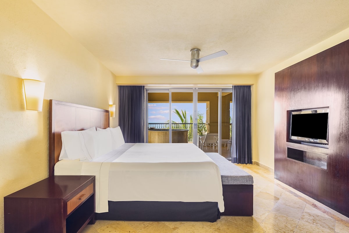 Honeymoon Suite | Sengetøy av topp kvalitet, dundyner, senger med overmadrass og minibar