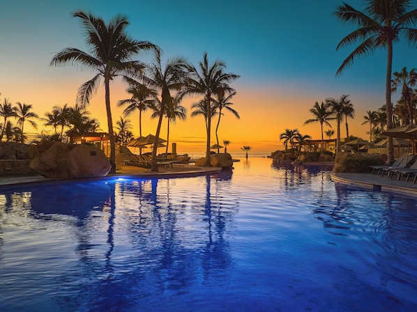 6 piscines extérieures, tentes de plage, parasols de plage