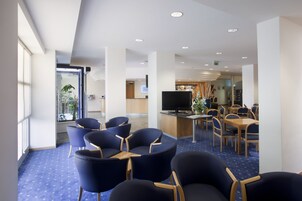 Área de estar no saguão