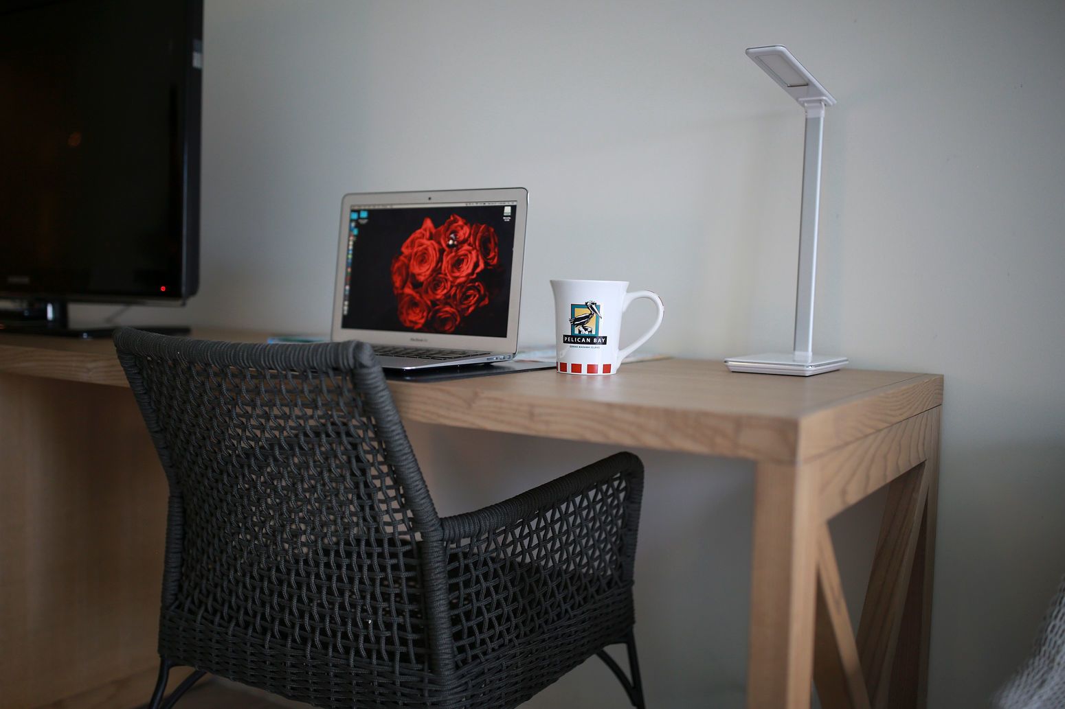 waterside room | living area | 40-inch flat-screen tv with cable channels