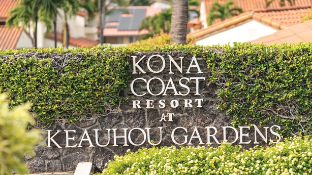 A sign for Kona Coast Resort at Keauhou Gardens.