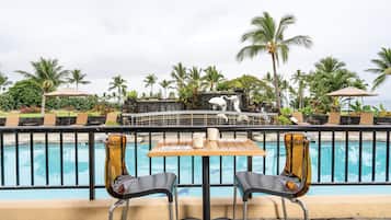 2 outdoor pools