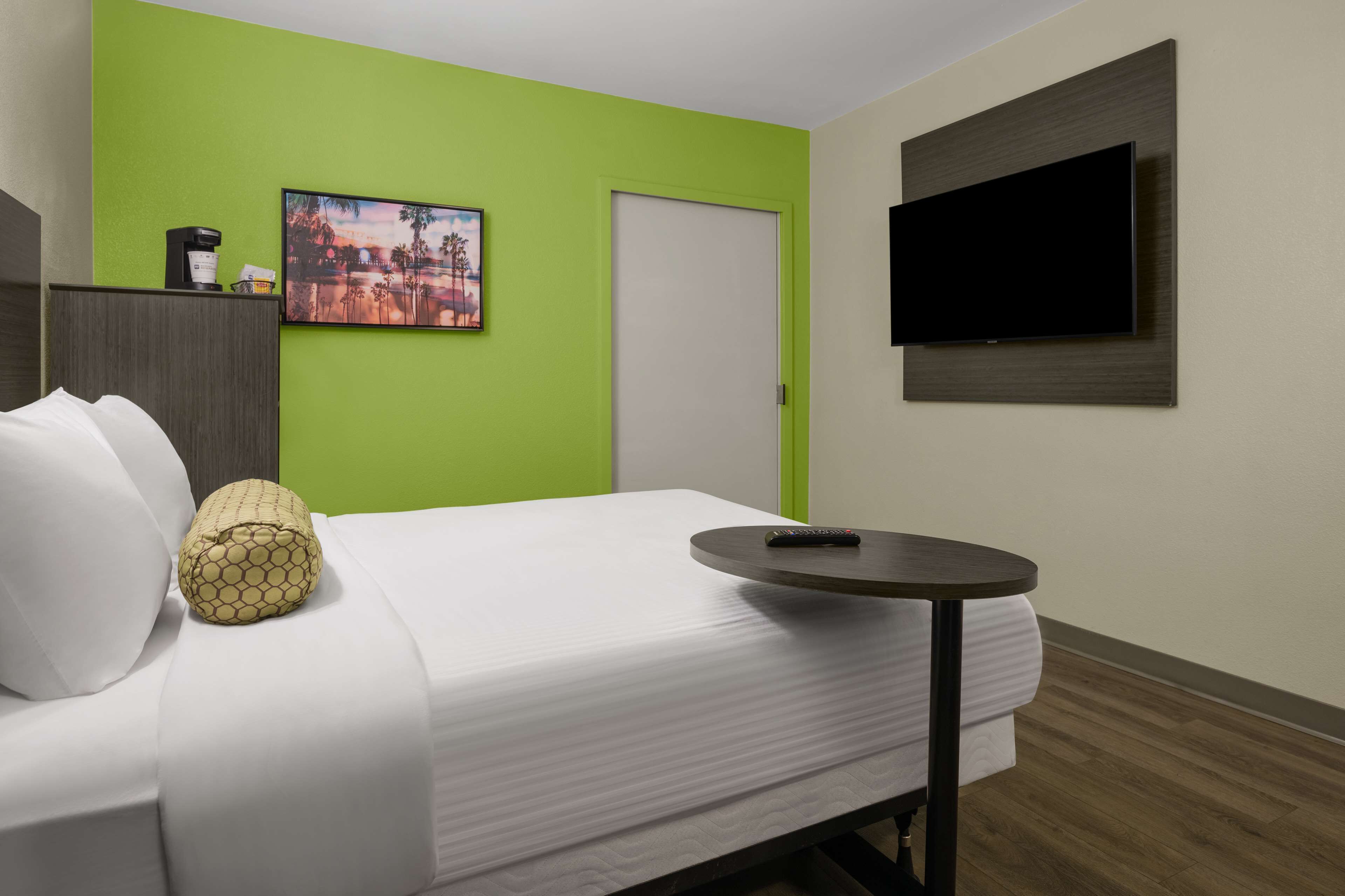 Photo - SureStay Hotel by Best Western San Diego Pacific Beach