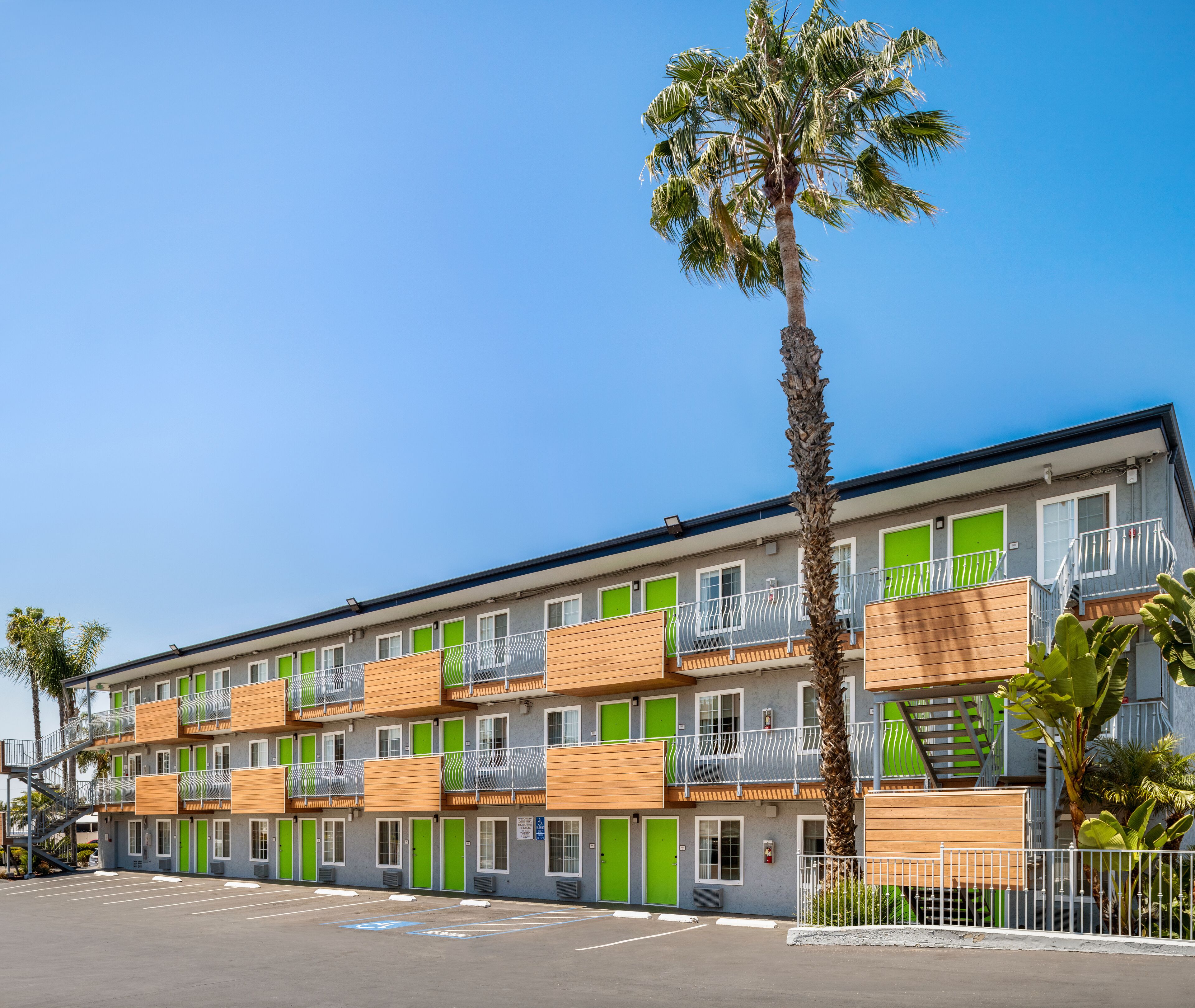 Photo - SureStay Hotel by Best Western San Diego Pacific Beach