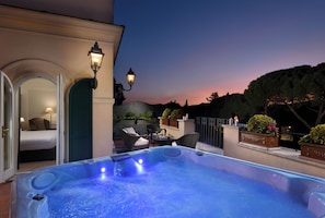 Villa Borghese Suite Terrace | Bain à remous privé