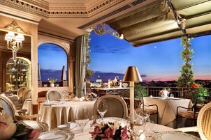 Lunch, dinner served; local and international cuisine, alfresco dining 