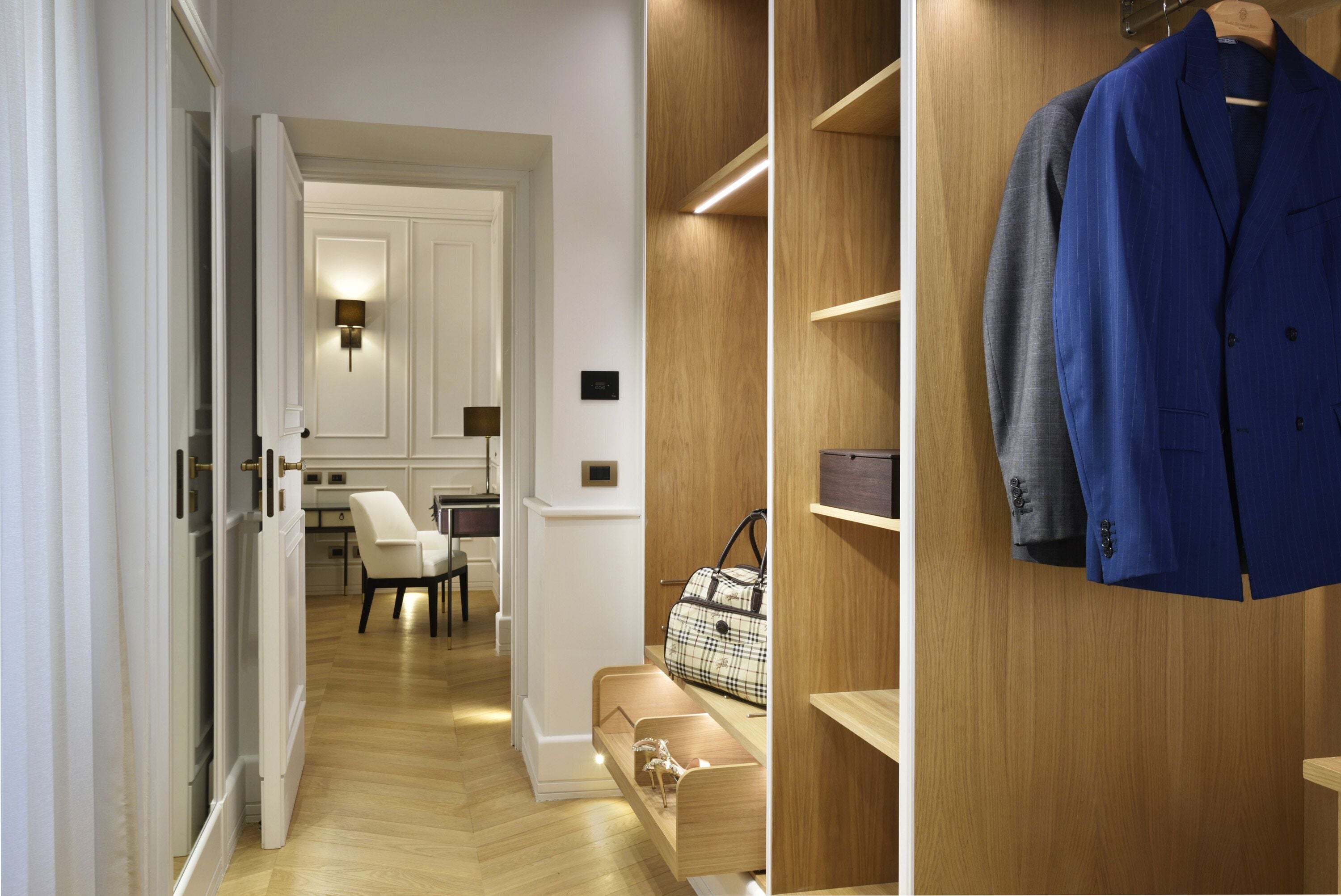 1 bedroom, egyptian cotton sheets, premium bedding, minibar