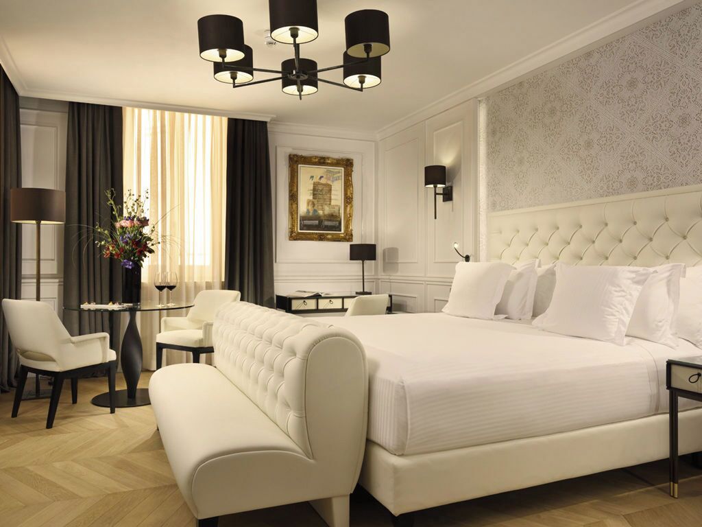 Egyptian cotton sheets, premium bedding, minibar, in-room safe