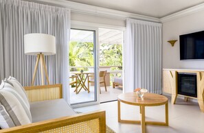 Penthouse Ocean Suite | Premium bedding, minibar, in-room safe, iron/ironing board