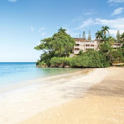Private beach, white sand, beach towels, scuba diving
