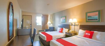 OYO Woodland Hotel and Suites
