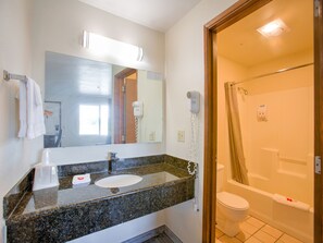 Room, 1 King Bed | Bathroom | Free toiletries, hair dryer, towels