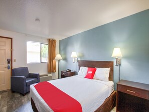 Room, 1 Queen Bed | Desk, iron/ironing board, free WiFi, bed sheets