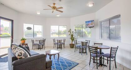 OYO Woodland Hotel and Suites