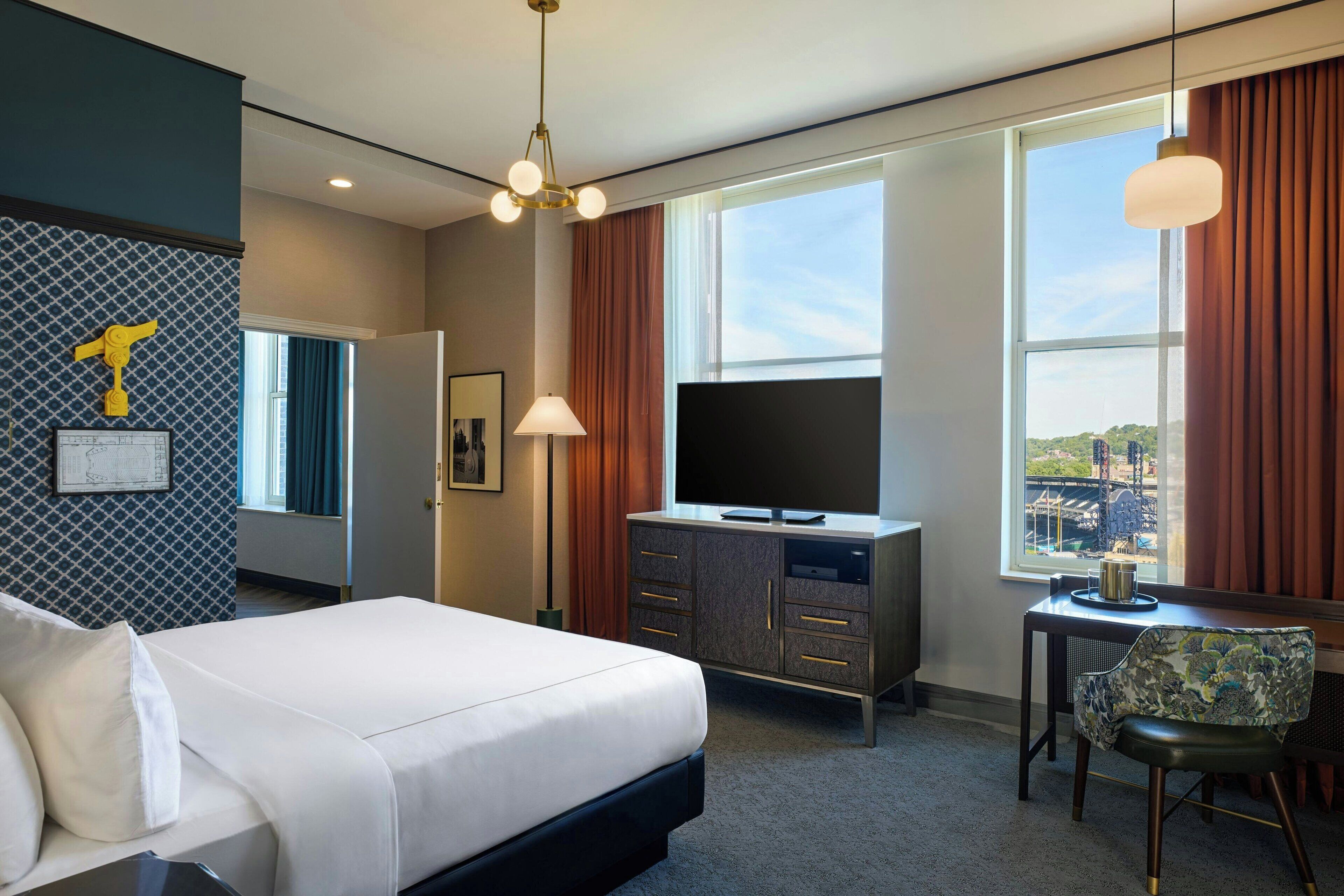 Room, 1 King Bed | Premium bedding, down comforters, pillowtop beds, in-room safe