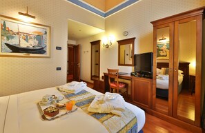 1 bedroom, down duvets, minibar, in-room safe