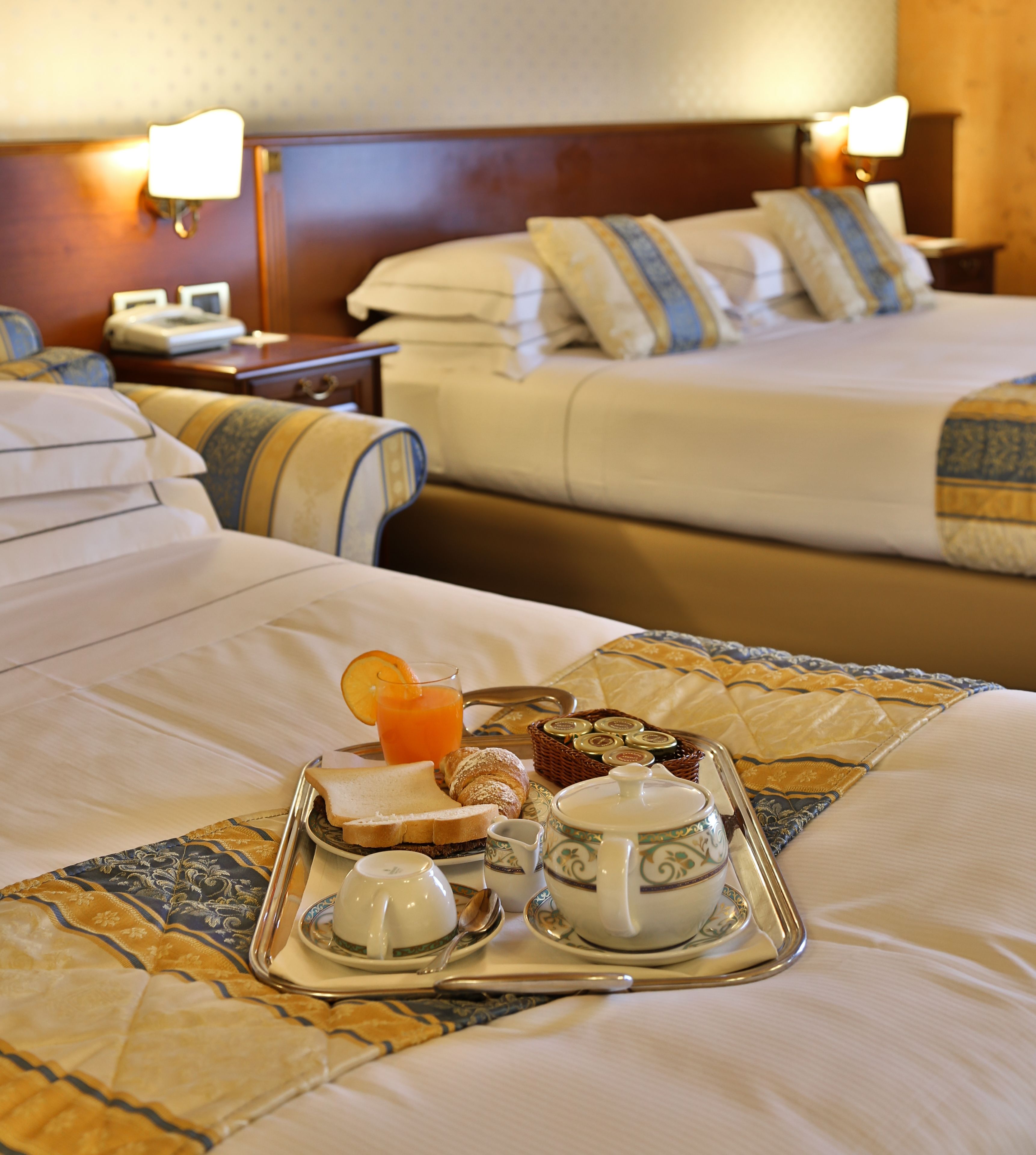 room service – dining