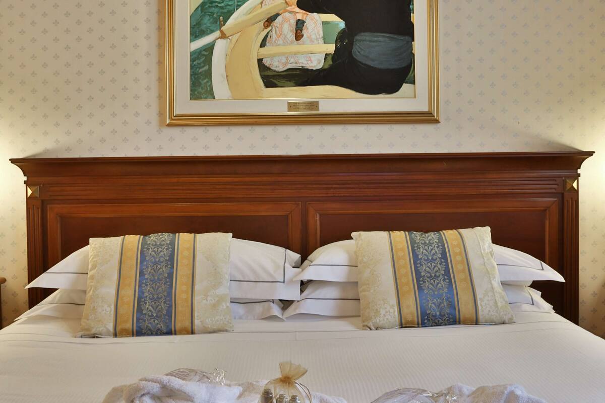 Couette en duvet d'oie, minibar, coffres-forts dans les chambres, bureau