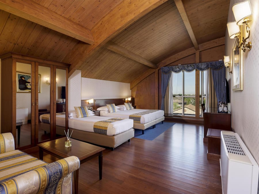 Down comforters, minibar, in-room safe, desk