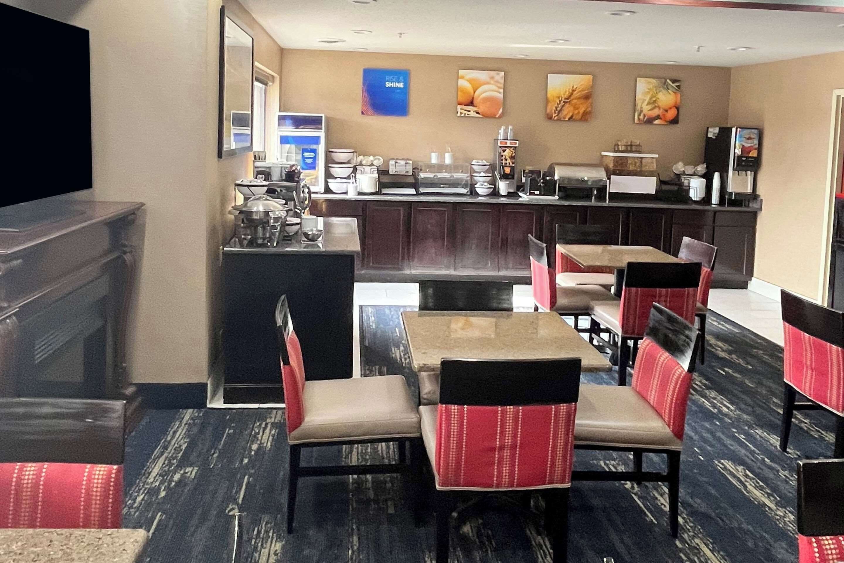 free daily continental breakfast