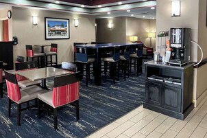 Desayuno continental incluido todos los días 