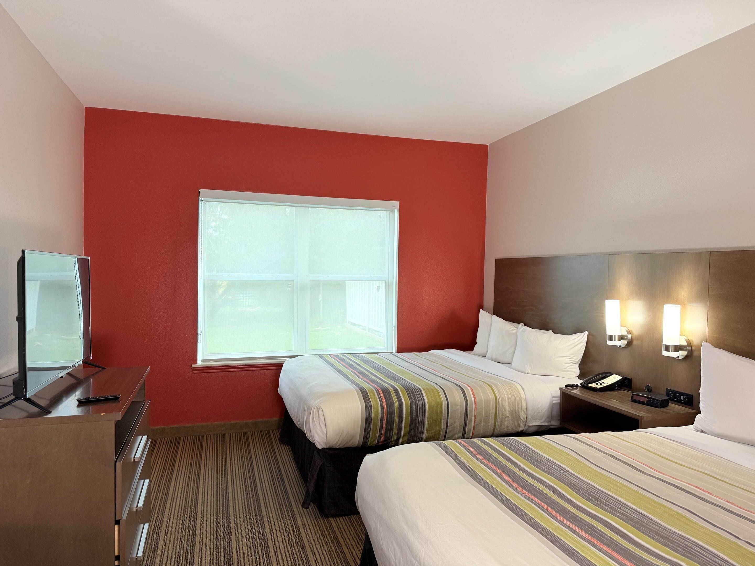 Suite, flere senger, ikke-røyk | Sengetøy av topp kvalitet, skrivebord og blendingsgardiner