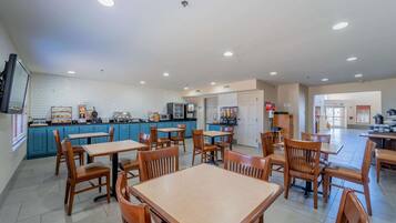 Free daily buffet breakfast