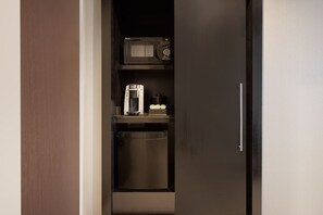 In-room safe, desk, laptop workspace, blackout curtains