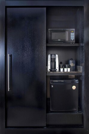 In-room safe, desk, laptop workspace, blackout curtains