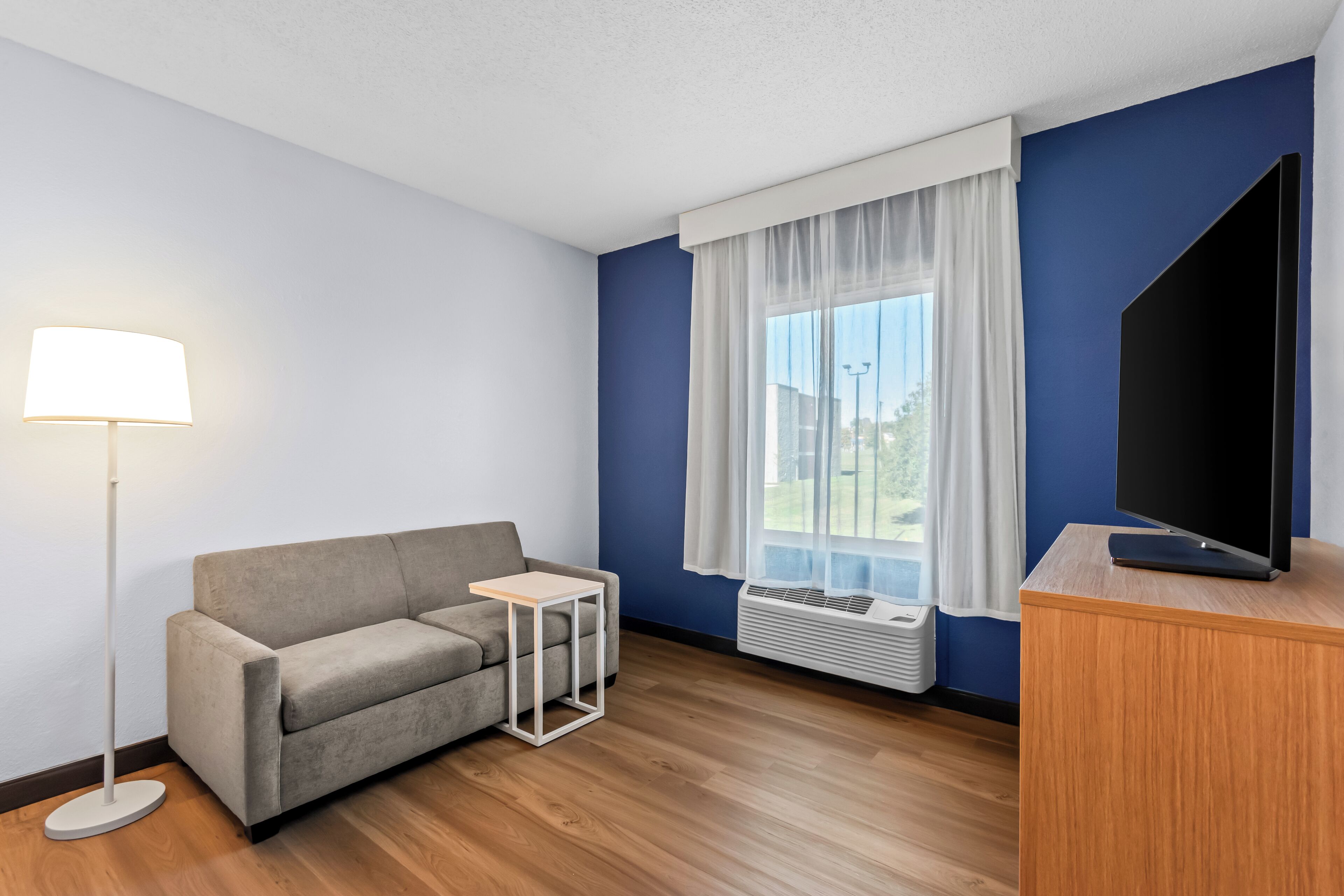 Suite estudio, 2 camas Queen size | Escritorio y espacio para trabajar con laptop 