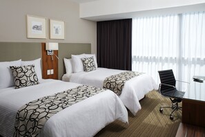 Premium bedding, down comforters, Select Comfort beds, in-room safe - Casa Inn Premium Hotel Queretaro (El Marques)