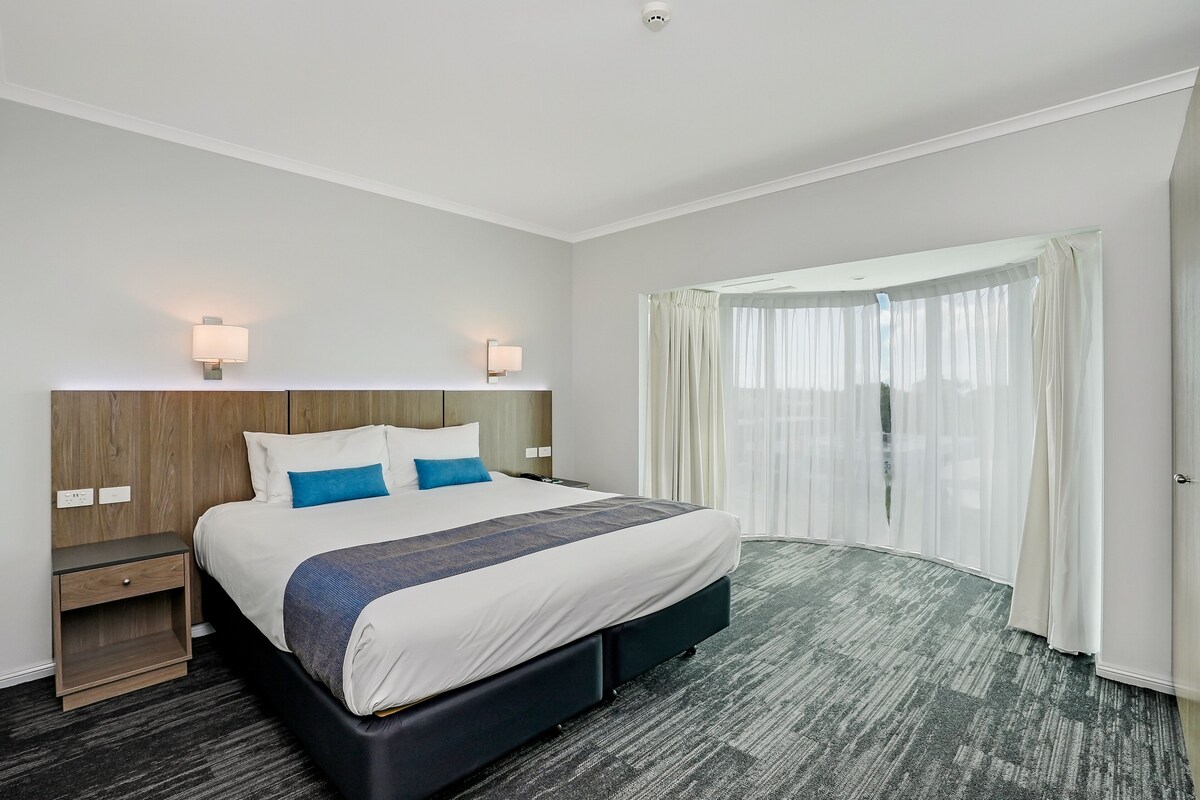 1 bedroom, minibar, in-room safe, desk
