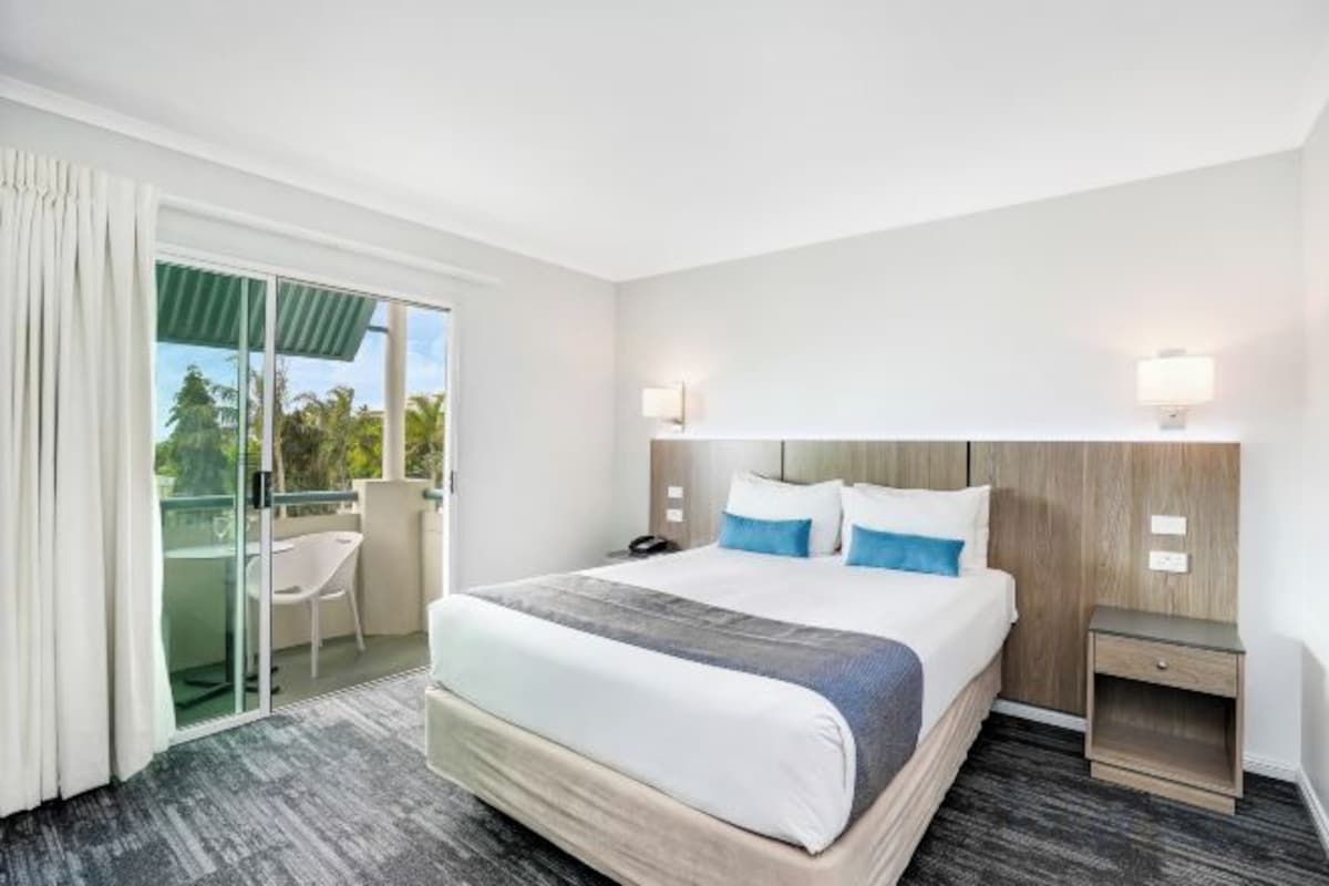 Deluxe Queen Room