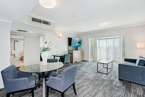 1 bedroom, minibar, in-room safe, desk
